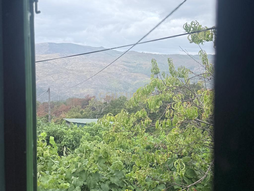 Casa de Pedra com potencial no coração do Gerês - perto do Lindoso - Image 17