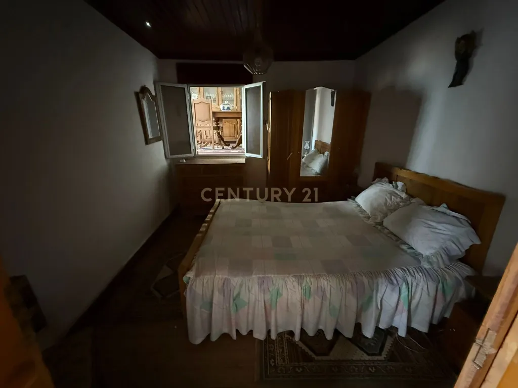 Casa T4 com Jardim e Adega em Vimioso - 53.000€ - Image 9