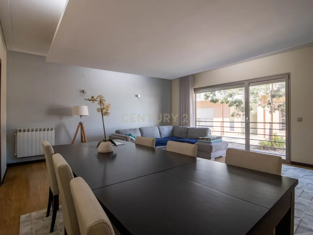 T3 com Terraço de 63 m² e Garagem de 70 m² | Comeira, Marinha Grande - Image 2
