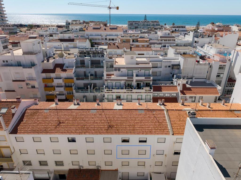 Apartamento T2 em Monte Gordo – Rua Pedonal, a poucos metros da praia - Image 26