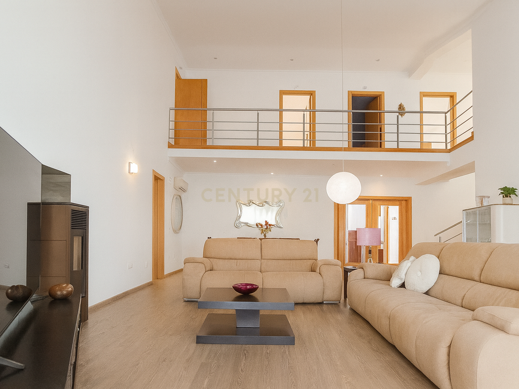 Castro Verde: Viva Uma Casa Onde os Sonhos se Encontram Com Tranquilidade. - Image 12