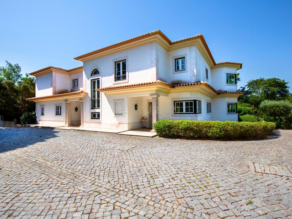 Moradia T7 com Piscina em Alcabideche- Cascais - Image 3