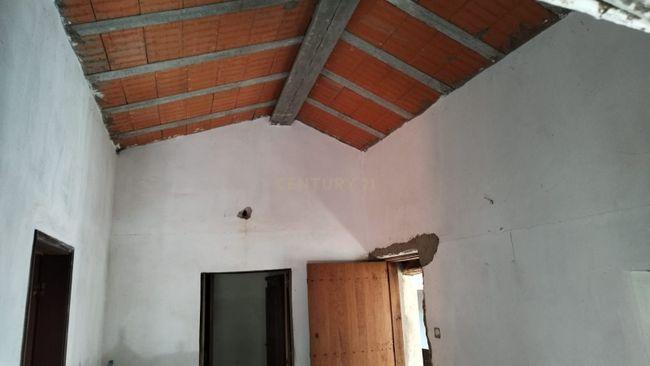 Moradia para reconstrução em Maçãs de D. Maria - Image 18