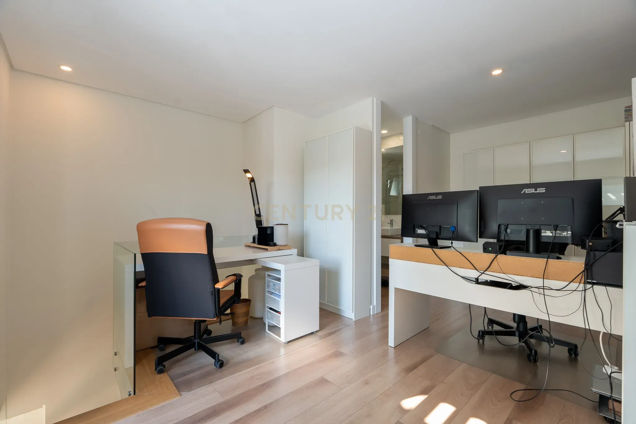 Apartamento T3+1 duplex, com terraço e estacionamento, no centro da cidade de Torres Vedras - Image 47