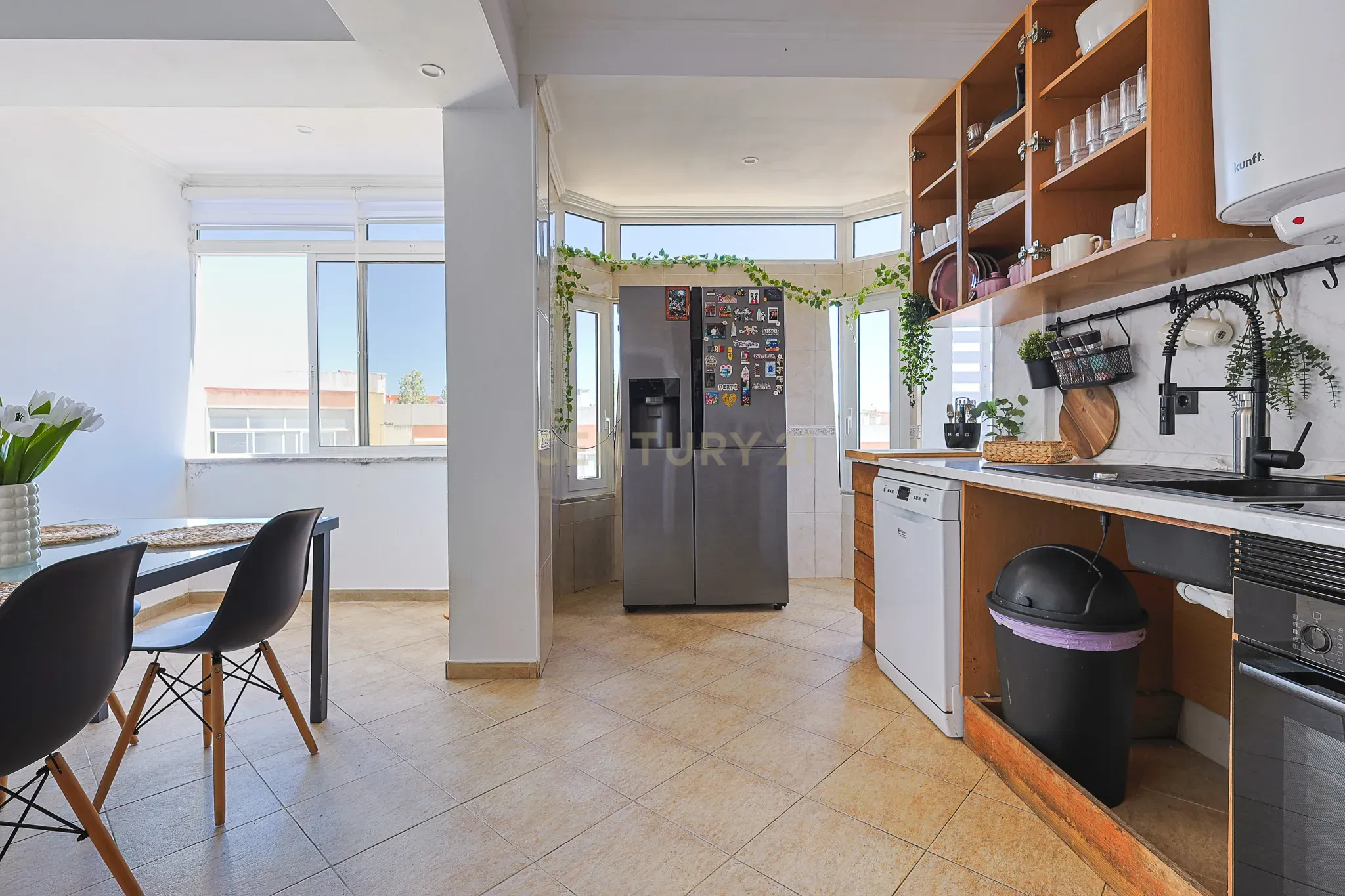 Fotografia 8 de T2 Parcialmente Renovado | 82,23 m² | Alto do Seixalinho