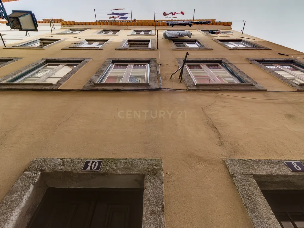 Apartamento T1 em Alfama para arrendamento - Image 25