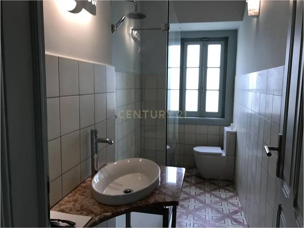 Apartamento T2+1 com Logradouro para Arrendar em Sete Rios - Image 18