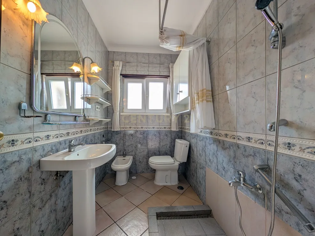 Pinhal Palmeira - Moradia Bifamiliar + Moradia T2 com Armazém em Terreno de 1.010 m² - Image 31