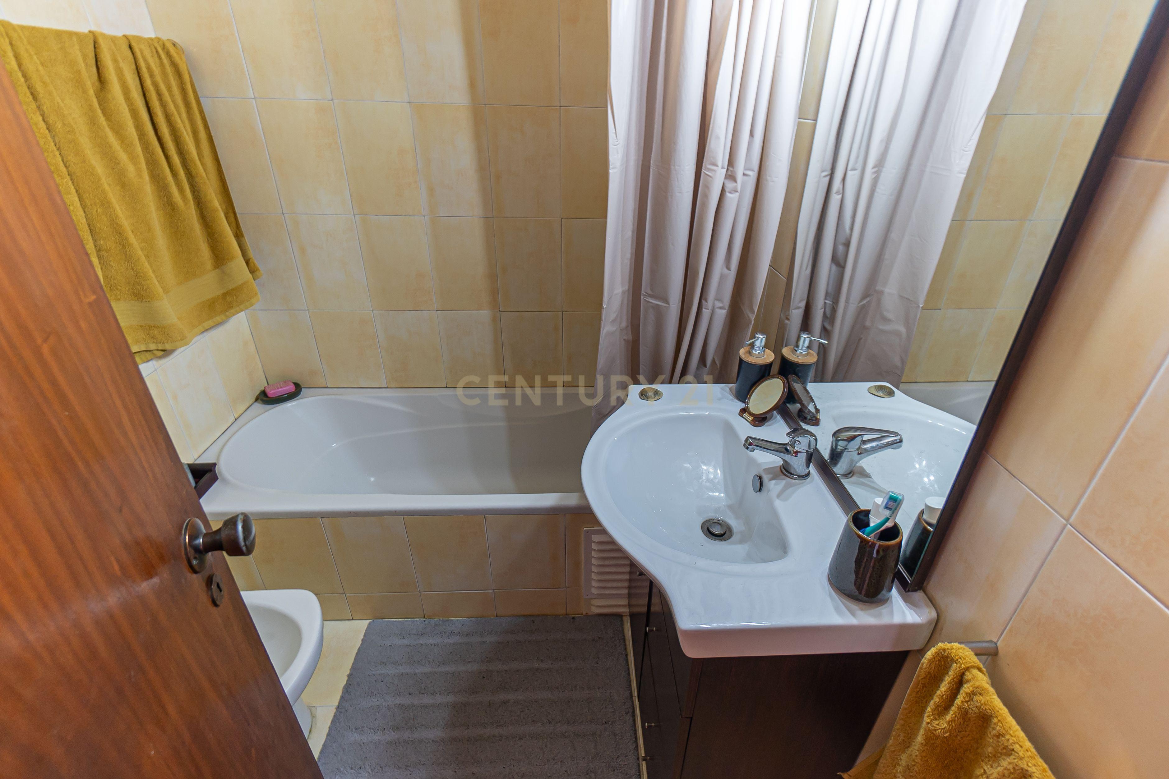 Apartamento T1 com garagem e varanda à Venda – Constituição | Porto Junto ao Vitalis Park (Centro de Treinos FCP) - Image 7