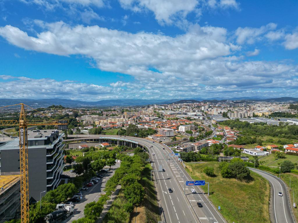 T3 Novo em Ferreiros, Braga | Suíte e 2 Quartos com Closet e Varanda Panorâmica - Image 35