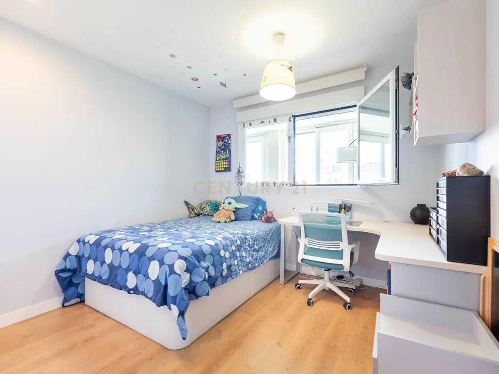 EXCLUSIVO APARTAMENTO EM URBANIZAÇÃO COM JARDIM E PISCINA - Image 22