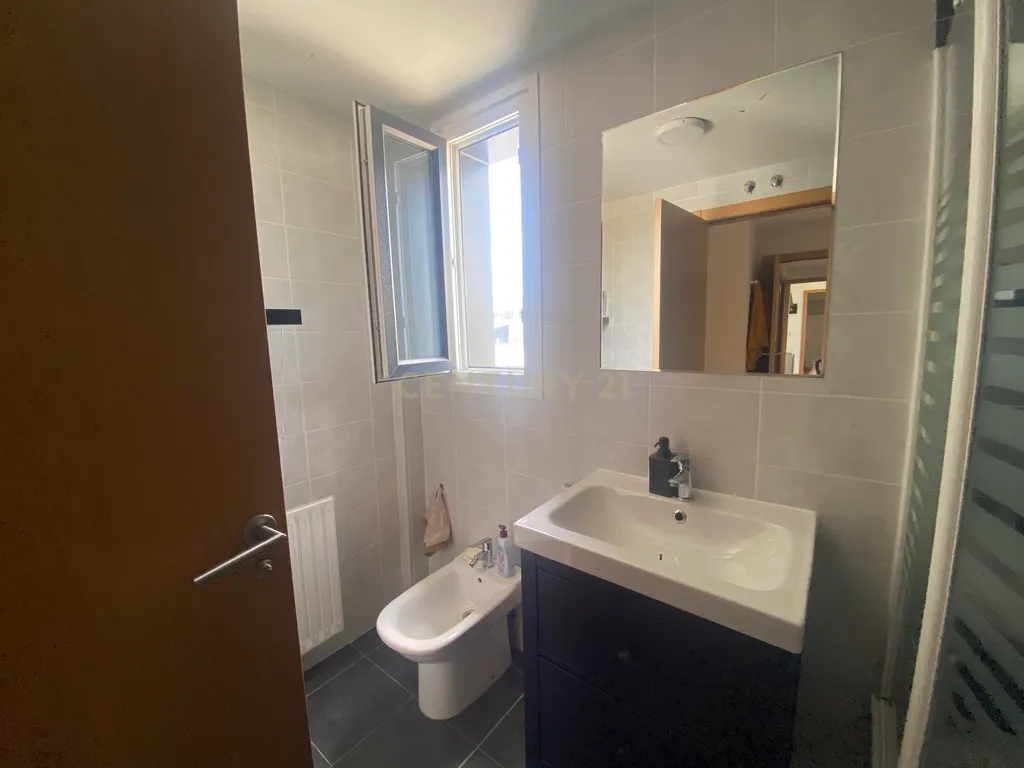 Luxuoso Apartamento com Vista Panorâmica em Madrid - Image 15