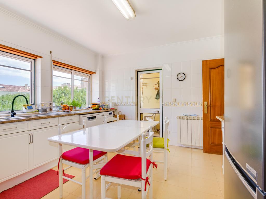 Apartamento T4 | Para Venda | Jardins da Aguilha – São Domingos de Rana | 3º Andar com elevador| 190m² | Garagem | Cascais - Image 14