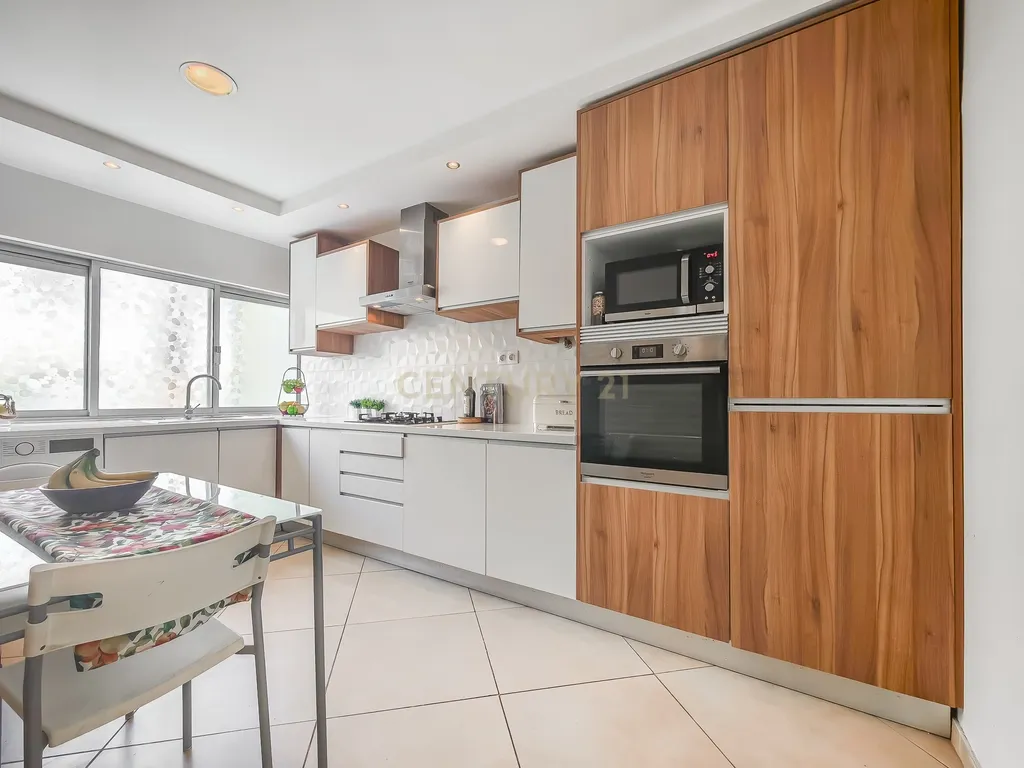 🏡 Moradia T3 Totalmente Remodelada em Camarate, Loures | O Espaço de uma Casa ao Preço de um Apartamento! - Image 10
