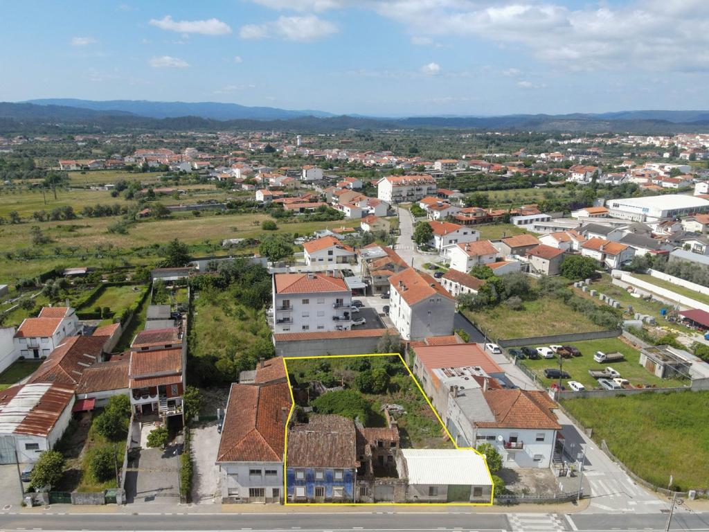 Oportunidade de Investimento | Moradia para recuperar - Image 23