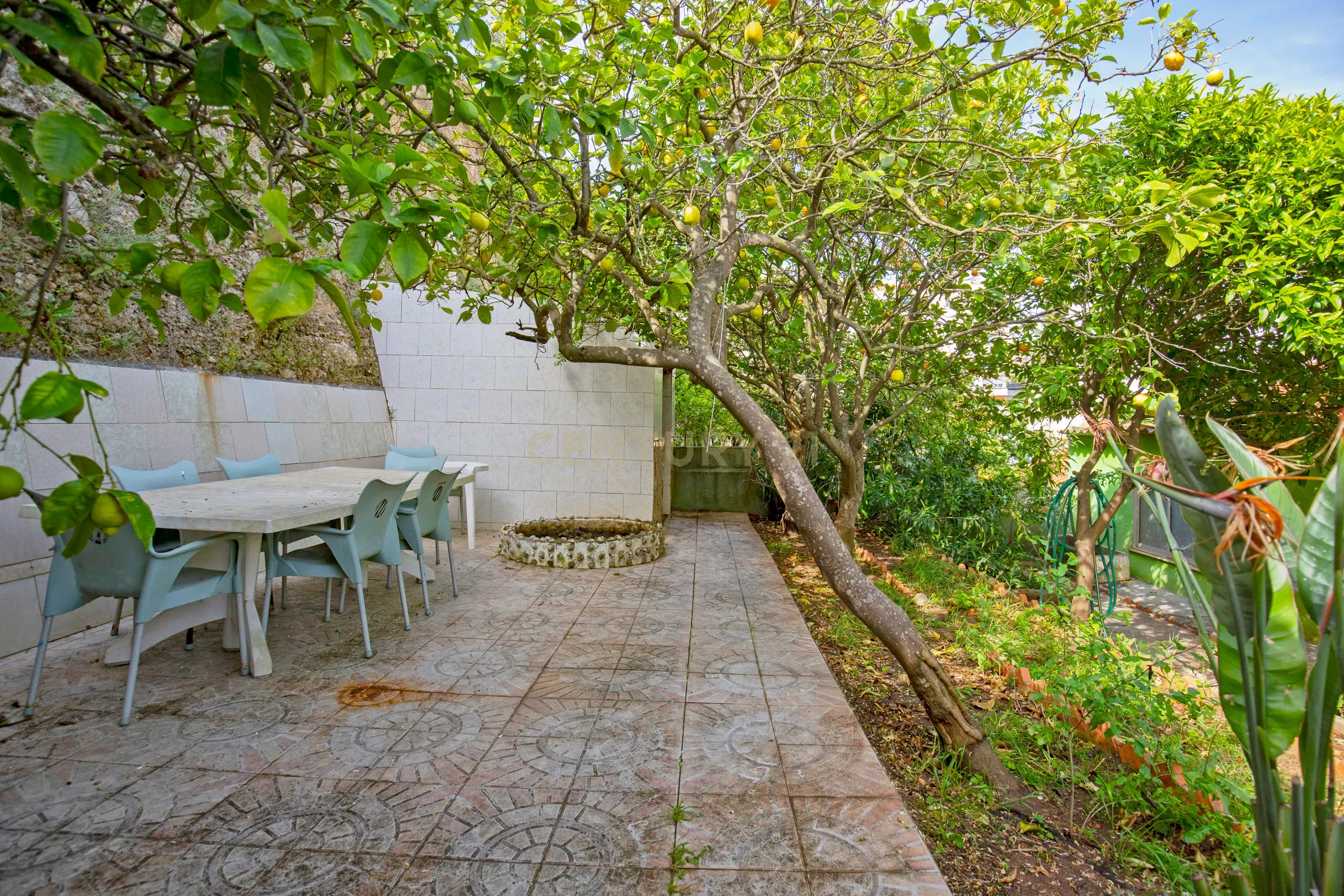 Fotografia 5 de Moradia com jardim e charme histórico em Setúbal
