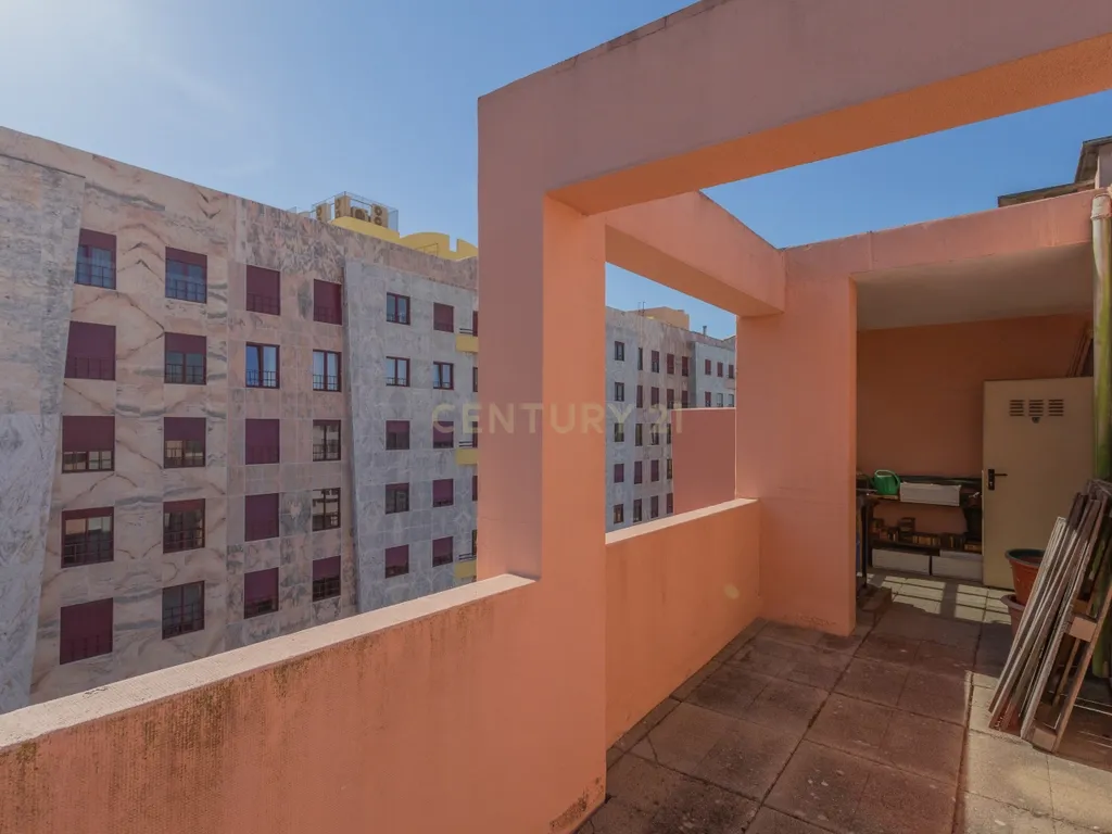 Apartamento T2, sito na localidade de Cova da Piedade, concelho de Almada. - Image 20