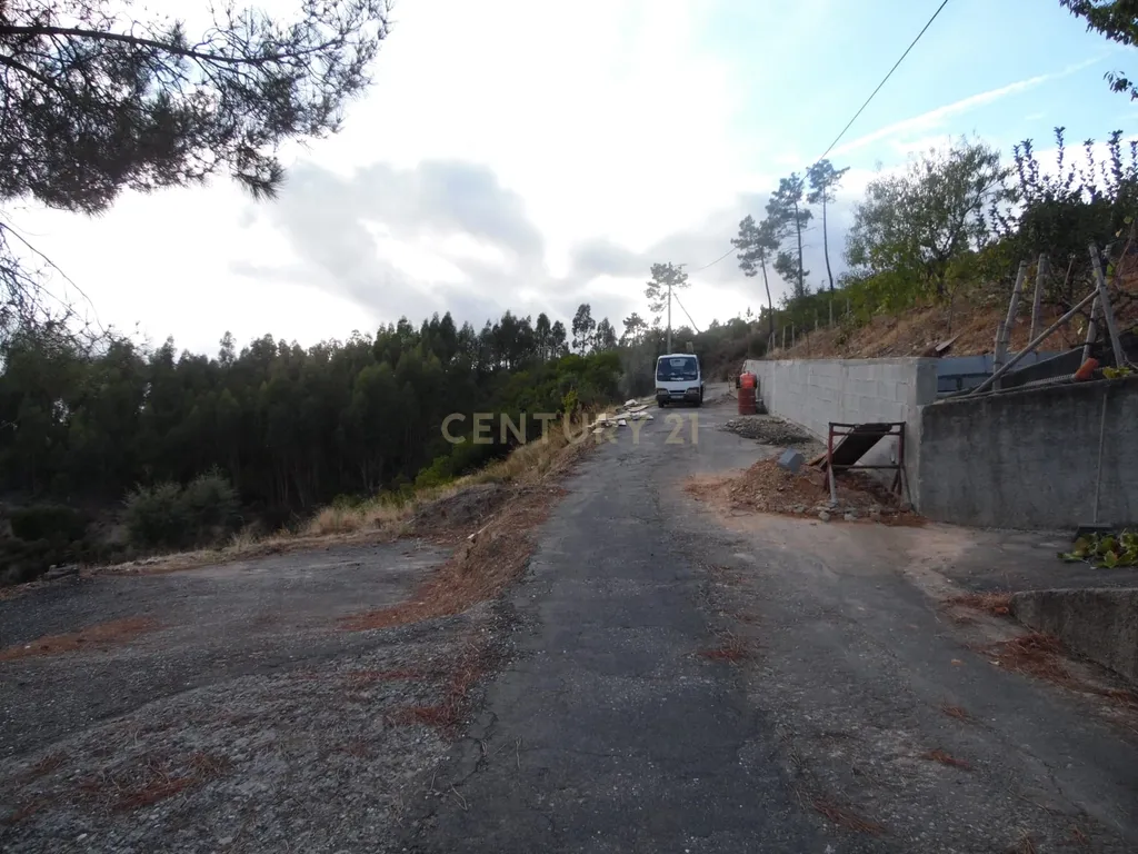 Refúgio de charme na natureza – Moradia T2 com terreno em Pampilhosa da Serra - Image 14