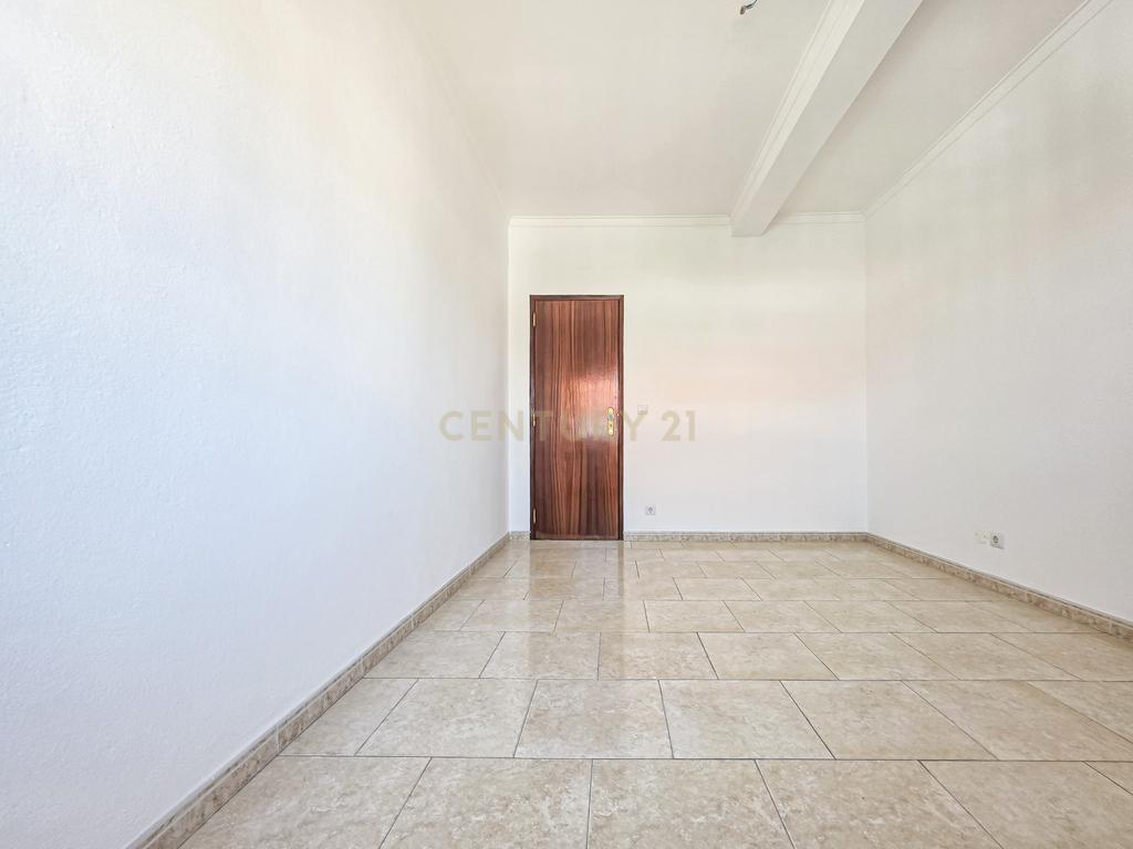 Moradia T3 + Loja em Fernão Ferro, Seixal - Oportunidade Única! - Image 37