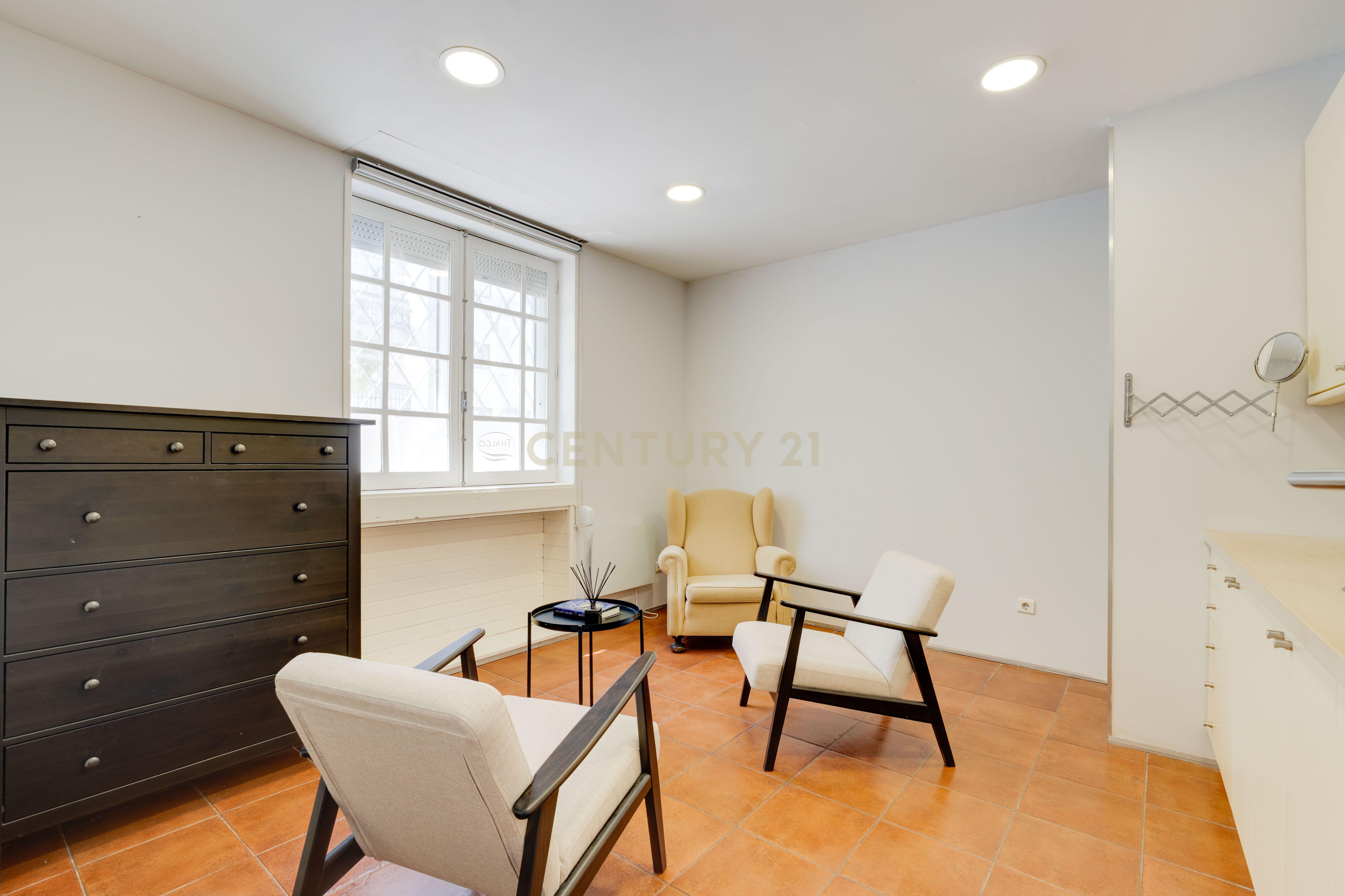 Fotografia 8 de Moradia Geminada T6 com Logradouro | Marquês – Porto