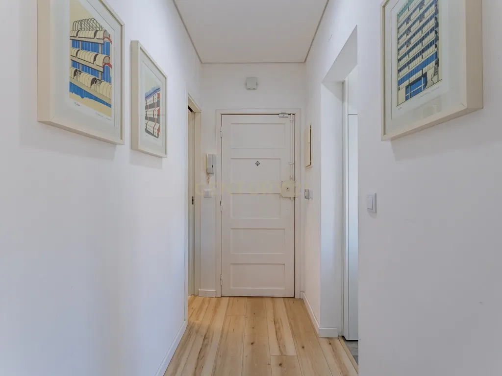 Apartamento T2 transformado em T3 com charme único em Alvalade - Image 9