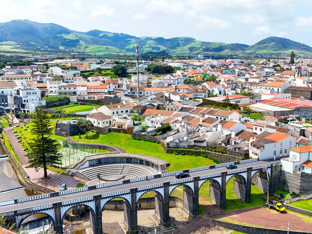 Oportunidade de Investimento - Ruína para Reabilitação no Centro da Ribeira Grande (Matriz) - Image 14