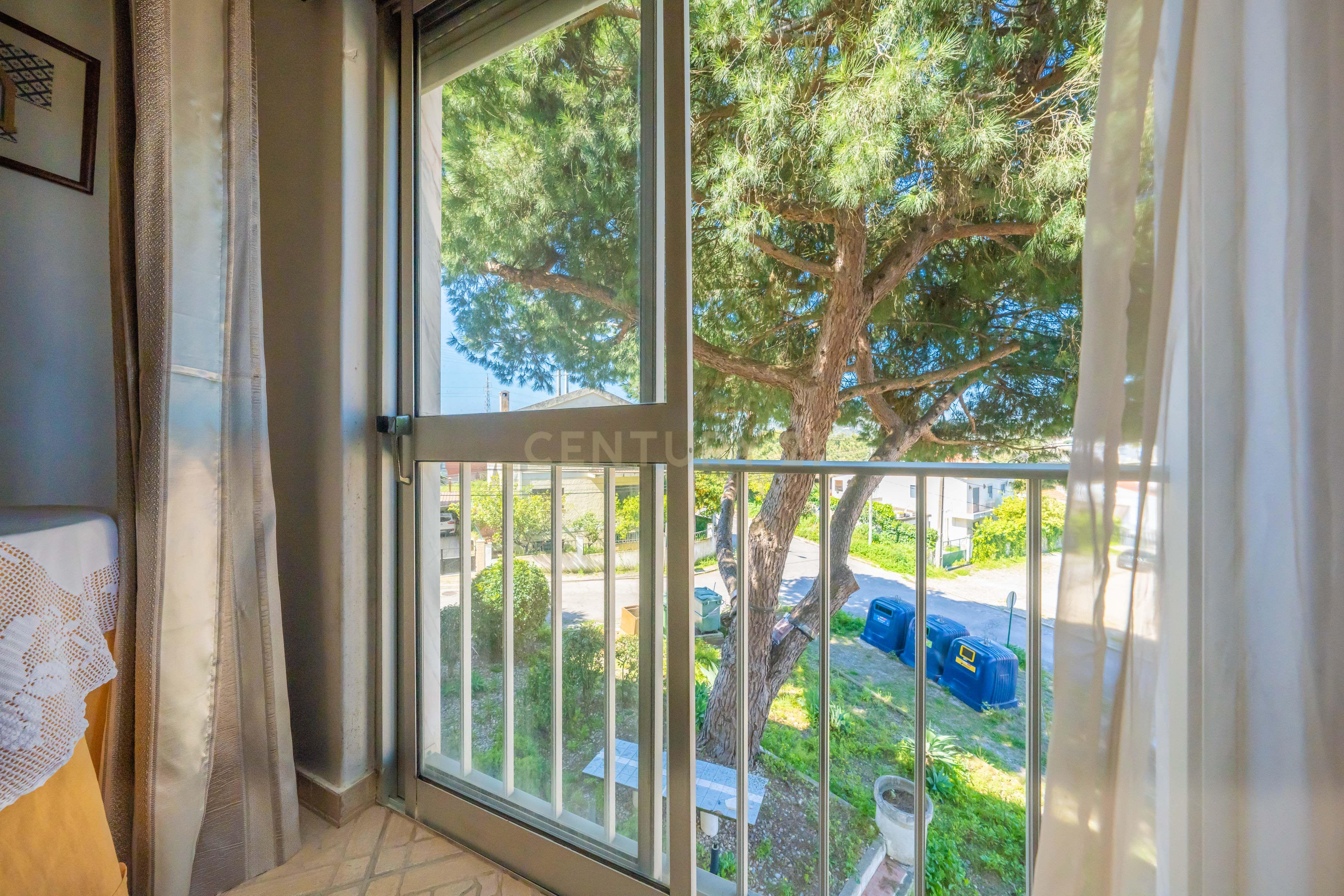 Apartamento T2, na Várzea, em Setúbal - Image 3