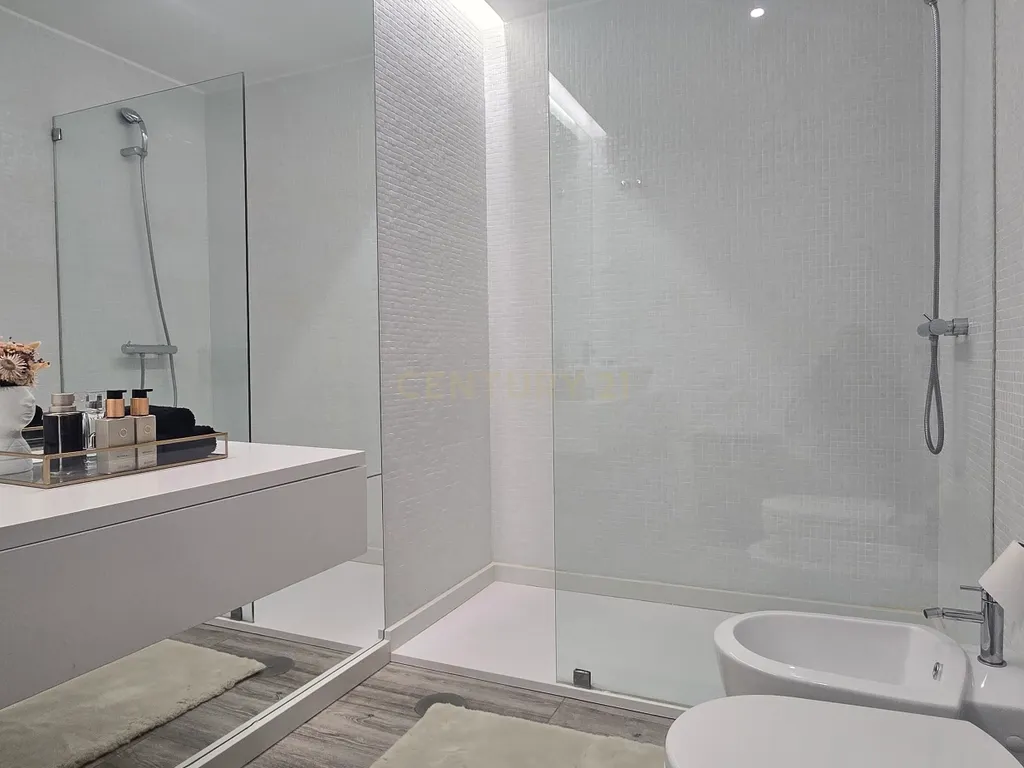 Luxuosa Apartamento Localizado T3 Fão Condomínio Fechado - Image 10