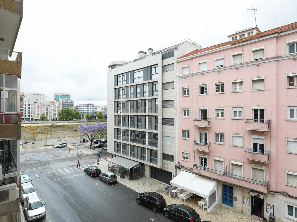 T2 | Entrecampos | 3º Andar com Elevador | 450.000€ - Image 13