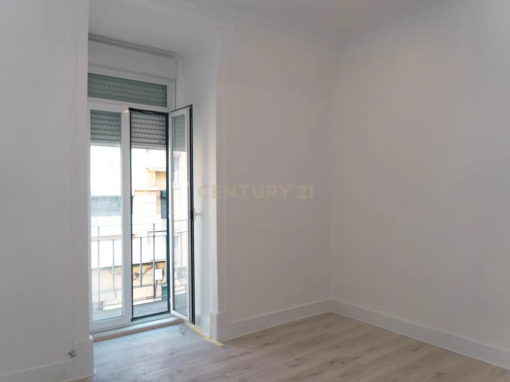 Apartamento T2 em Campo de Ourique, Lisboa - Image 4