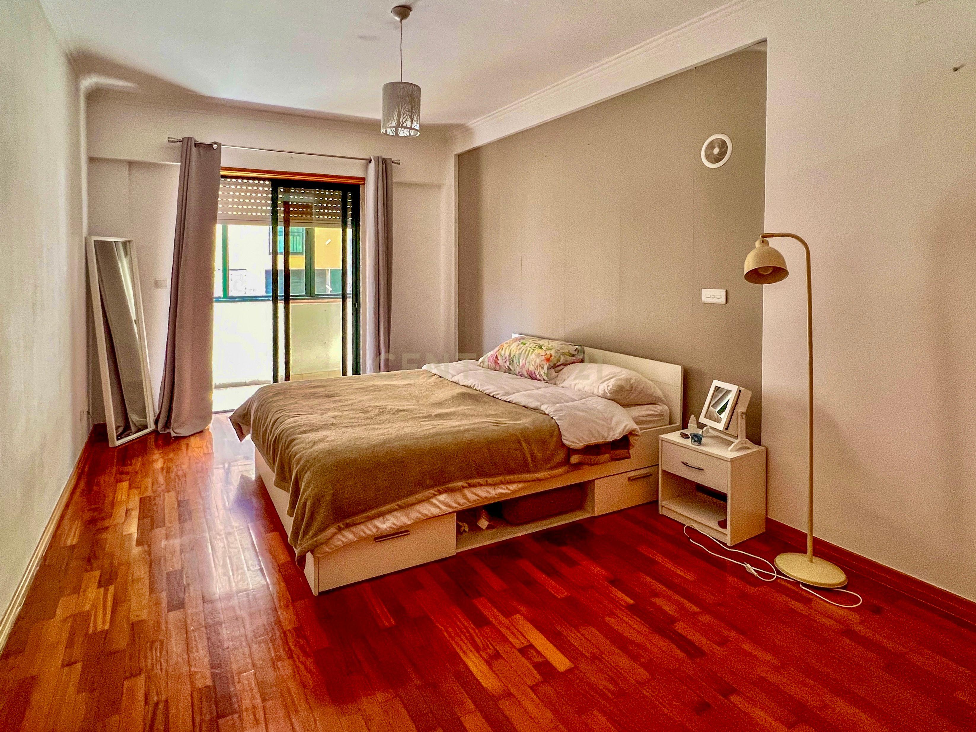 Fotografia 12 de Apartamento T2 Mobilado com Box em Outurela, Carnaxide