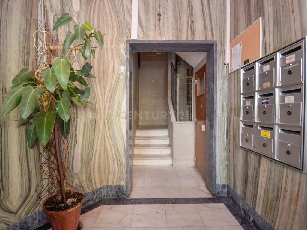 Apartamento T2 em zona central, inserido em prédio com 2 elevadores - Image 15
