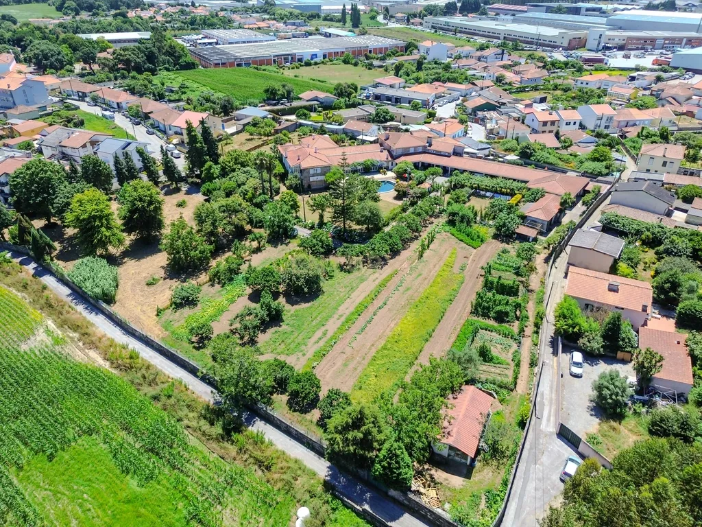 Quinta Santo António — Um refúgio único com piscina privada e potencial ilimitado na Maia - Image 3