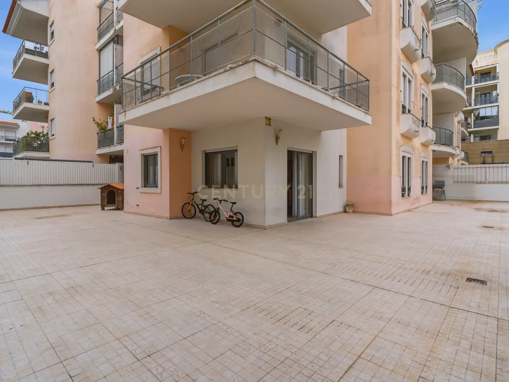 Apartamento T3 com terraço privativo, churrasqueira, zona de refeição e forno a lenha — Venda do Valador, Venda do Pinheiro - Image 30