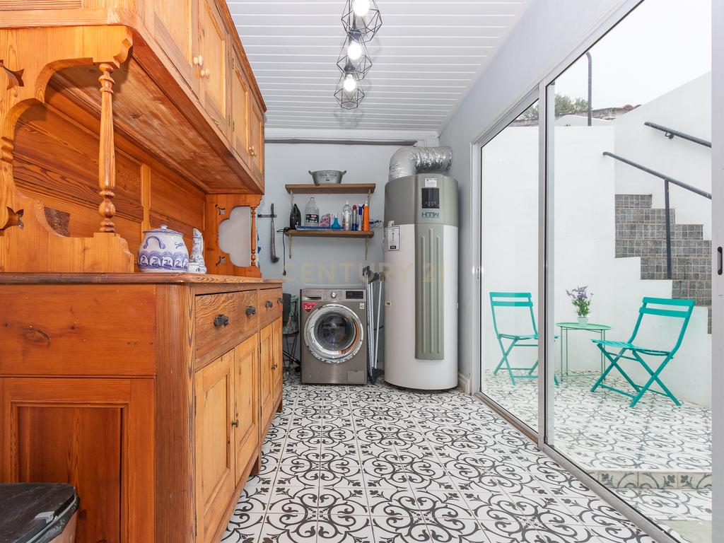 Casa Renovada com Vista para a Cidade em Ponta Delgada - Image 19
