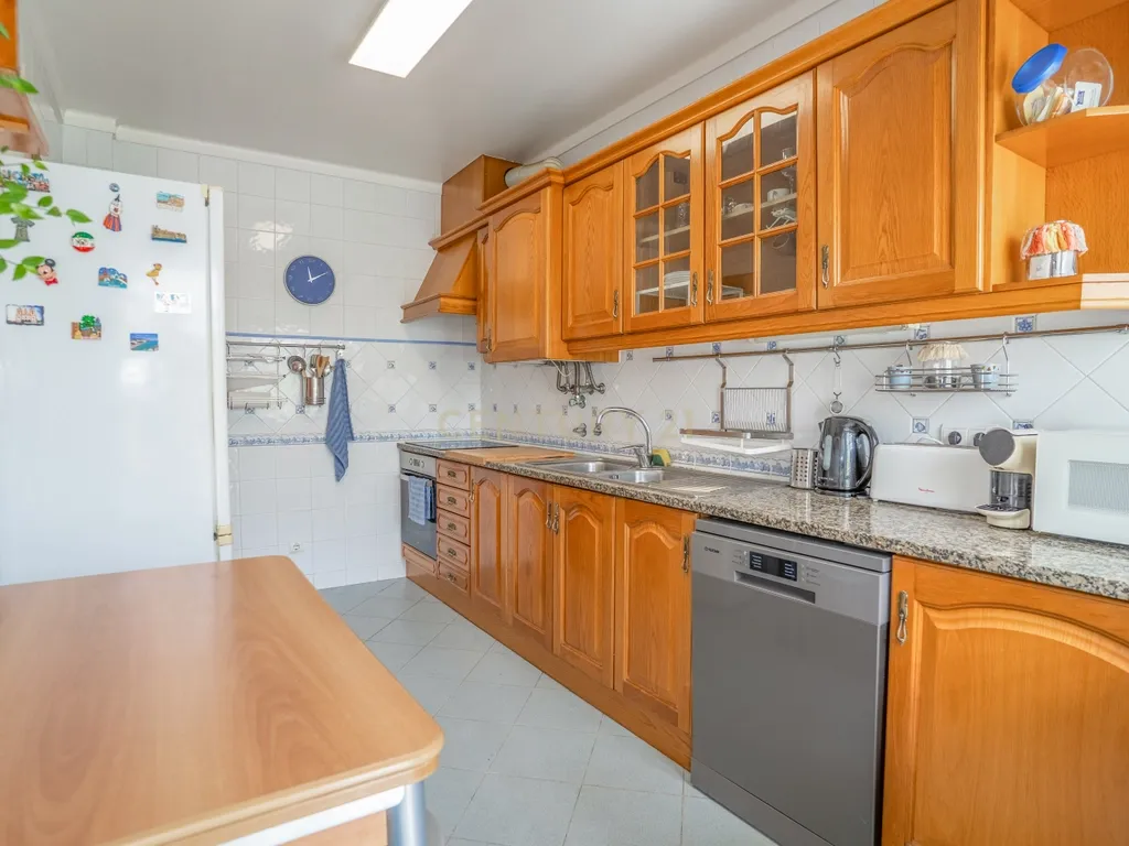 Apartamento T3+1 Duplex| 2 minutos do Centro de Caldas da Rainha - Image 10