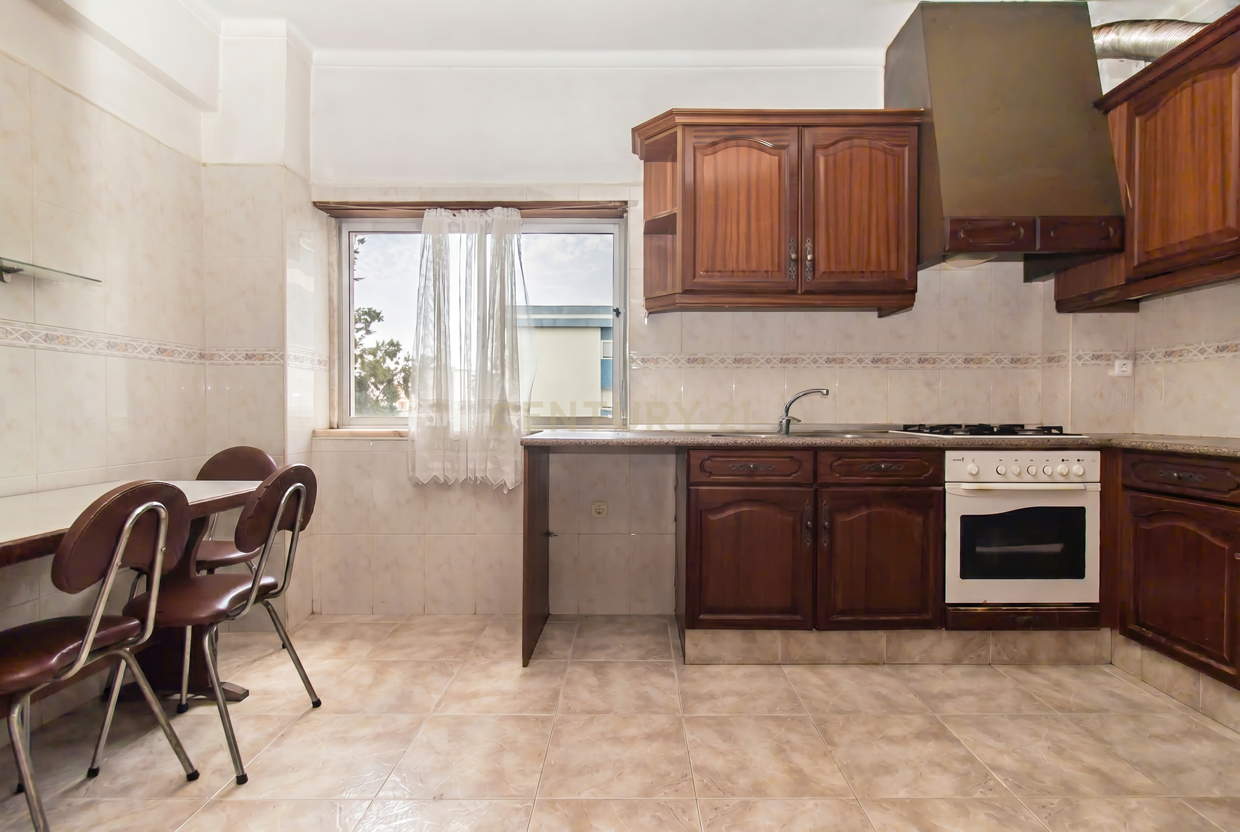 Fotografia 9 de Apartamento T3 com elevador e varanda no Laranjeiro – Almada