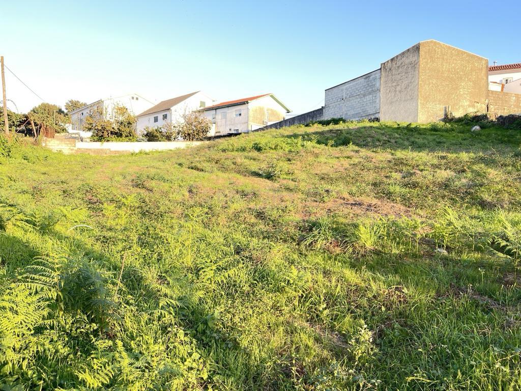 Terreno com 1370 m2 em Gondalães-Paredes - Image 4