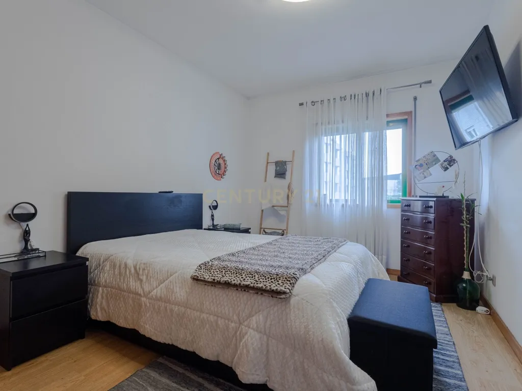 Fantástico Apartamento T2 com Lareira, Varanda e Lugar de Garagem | Fânzeres – Gondomar - Image 16