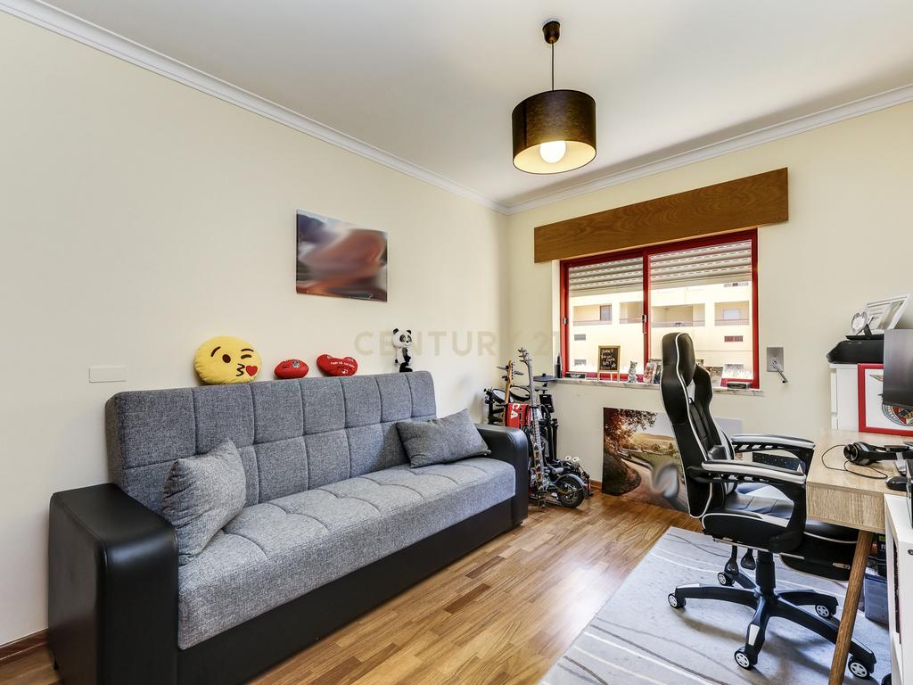 Apartamento T3 com 129m2 e Garagem, na Quinta Da Piedade   - Image 18