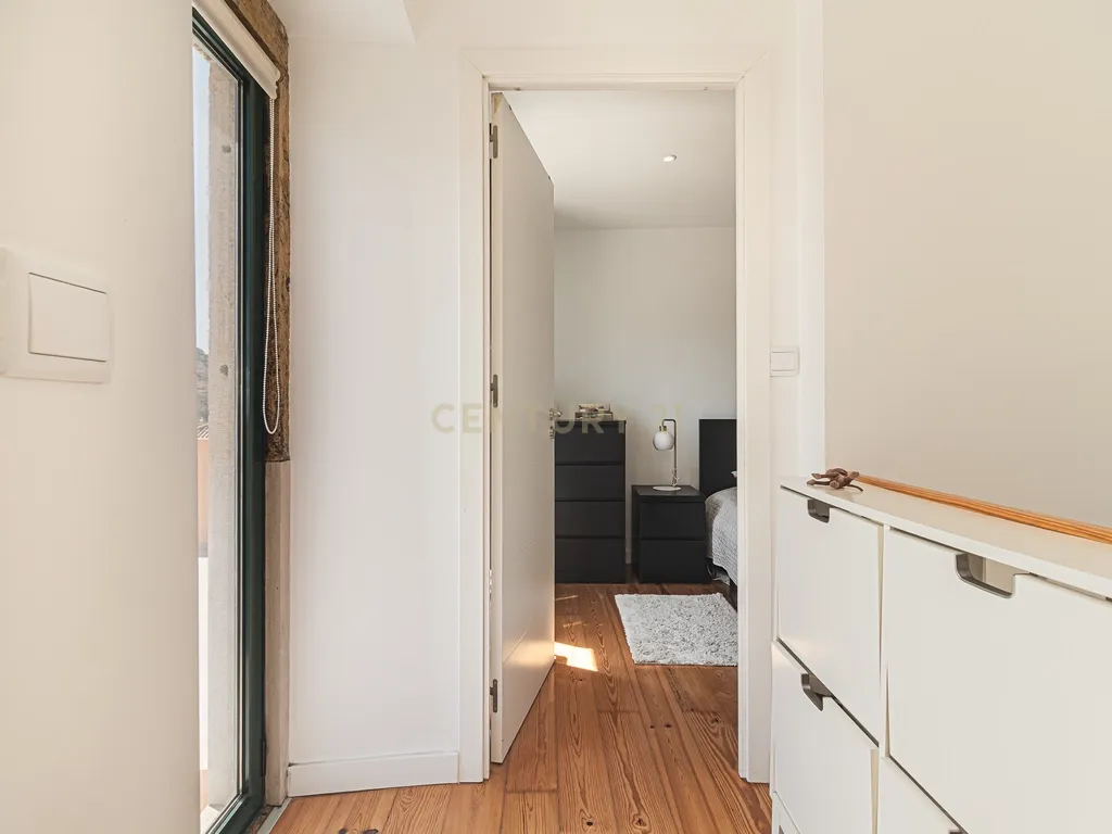 Moradia T2 Renovada em Fanhões – Conforto e Tranquilidade às Portas da Cidade - Image 19