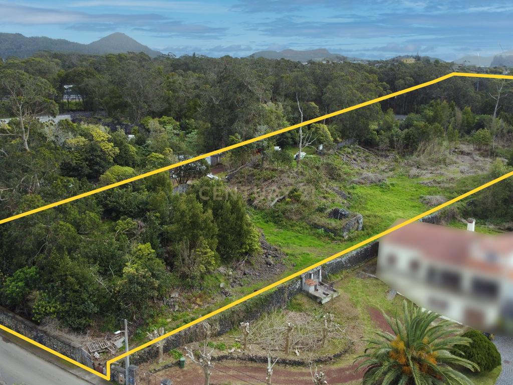 🏡 Terreno à Venda na Canada Nova do Populo - Oportunidade Única em Lagoa – Perto da Praia e da Natureza! 🌿 - Image 1
