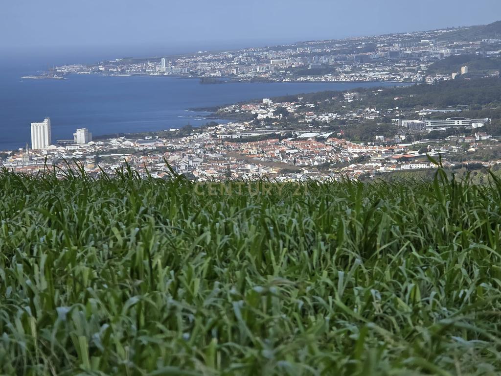 Terreno Panorâmico à Venda em Lagoa, Ilha de São Miguel - Image 1