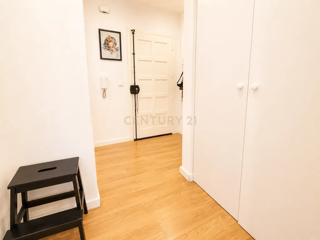 Apartamento T2 Renovado | Fontainhas | Cascais - Image 4
