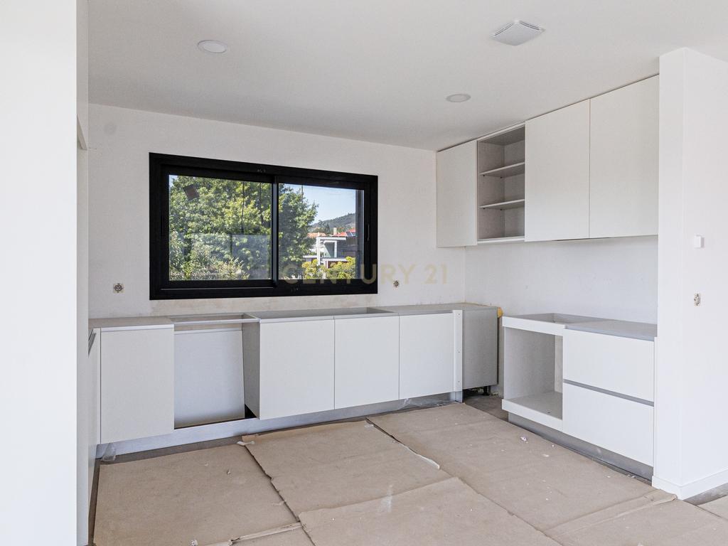Apartamento T0 – Fração H em Viana do Castelo Roy Rock Saint Sebastian Place New - Image 11