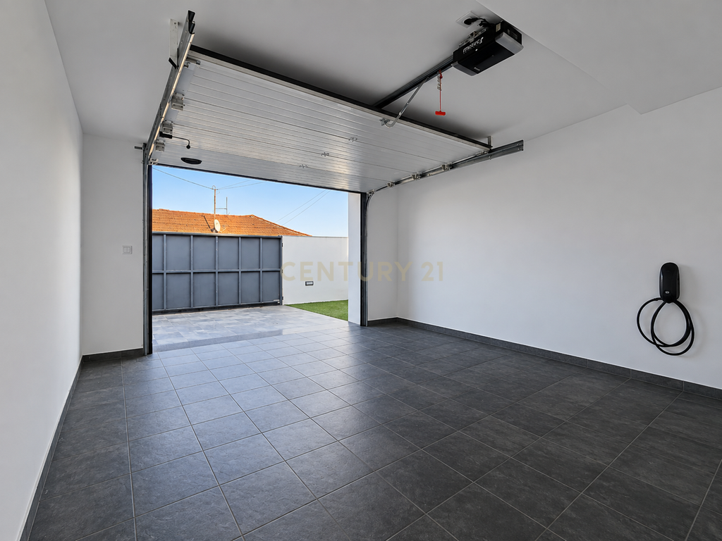 Moradia T3 térrea, moderna e pronta a habitar - Image 34