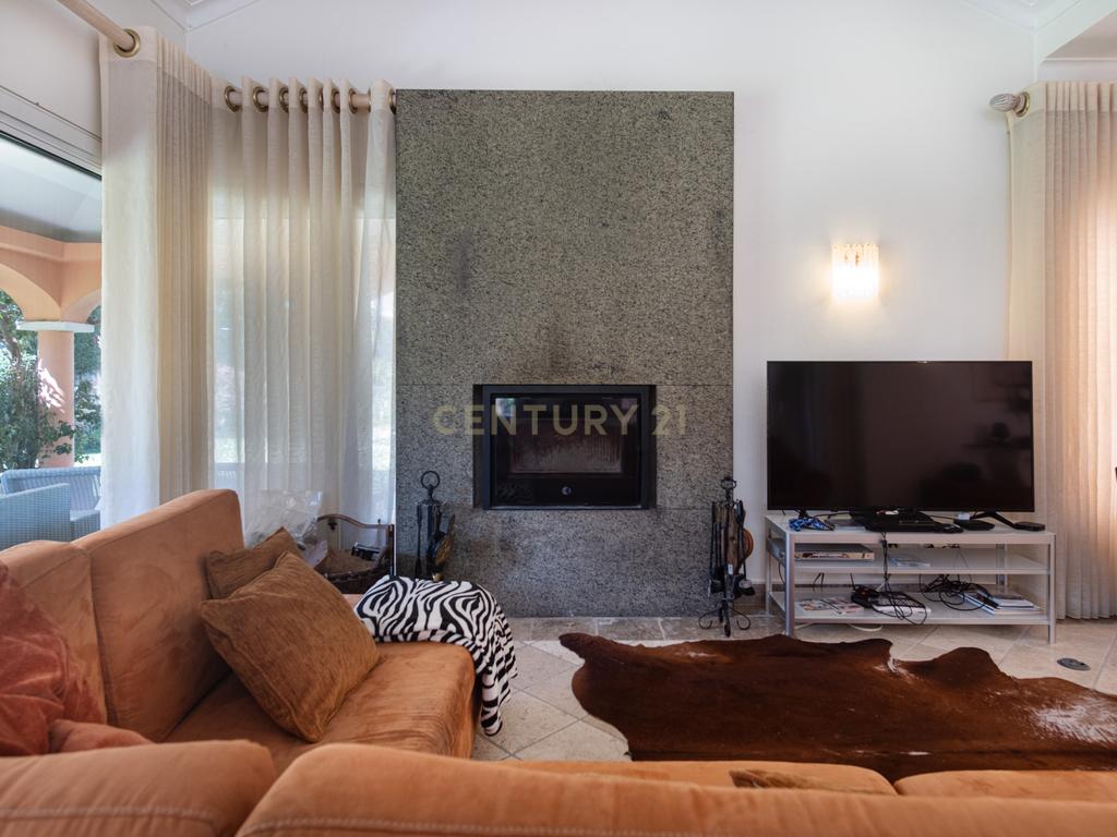 Moradia T5 com Piscina e Jardim em Lagoa, Faro - Image 22