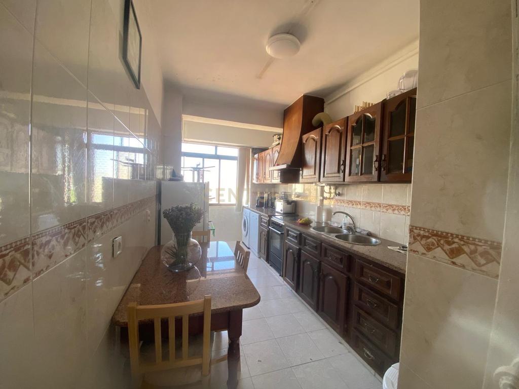 Apartamento T2 com Vista Panorâmica em Barreiro - Image 1