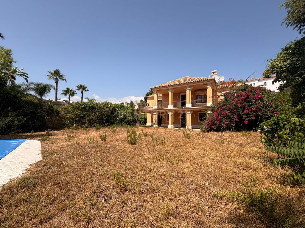 Casa de Luxo em Estepona, Málaga - Perto da Praia e Golfe - Image 9