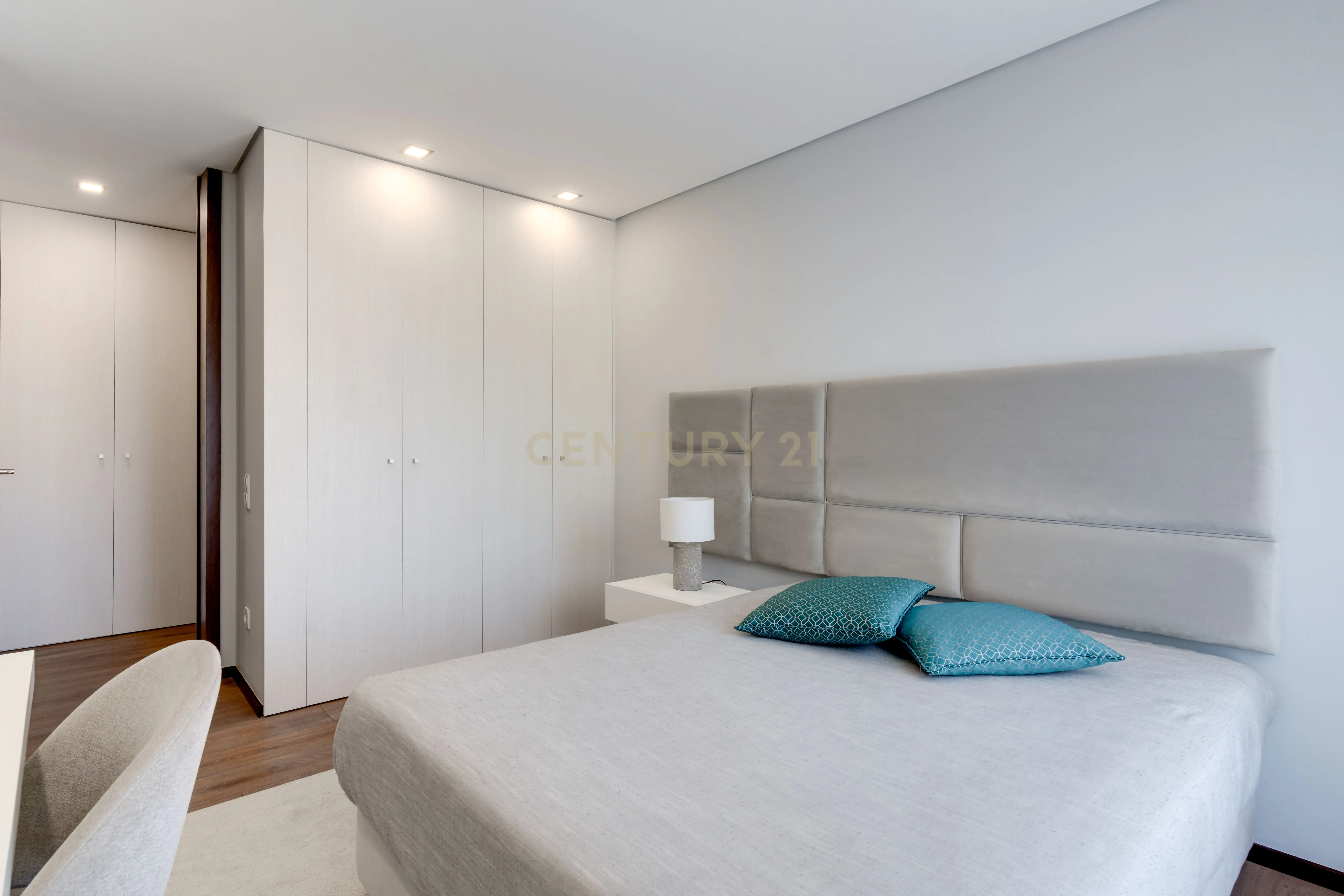 Apartamento T3 como Novo com Vista Mar em Espinho - Image 12